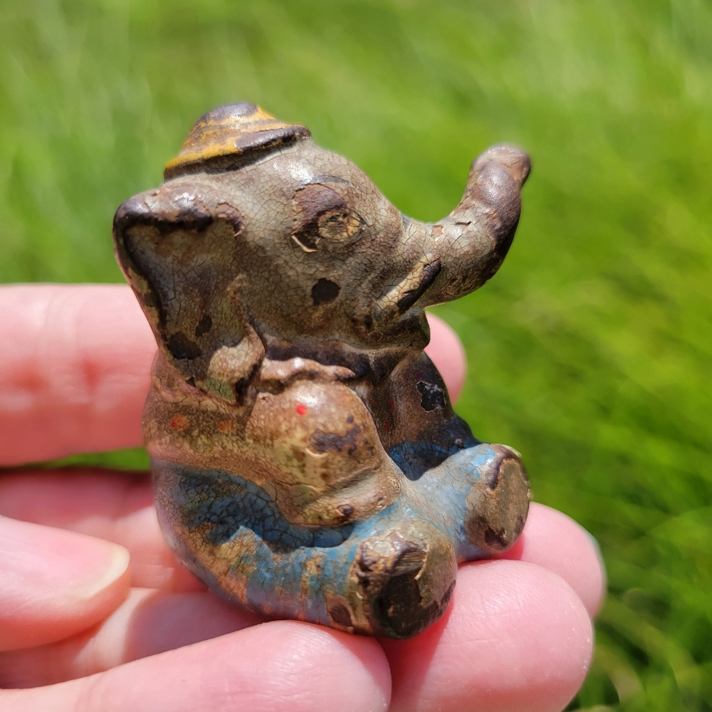 Vintage Hubley (?) Cast Iron Circus Elephant Paperweight Figurine ~ 1940s
